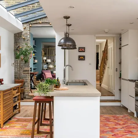 Appartement Contemporary House With Private Garden à Londres Extérieur photo