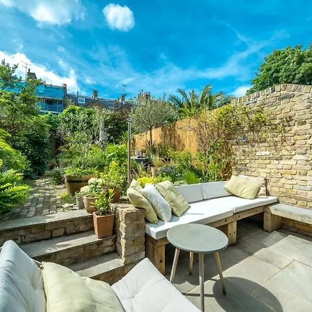 Appartement Contemporary House With Private Garden à Londres Extérieur photo